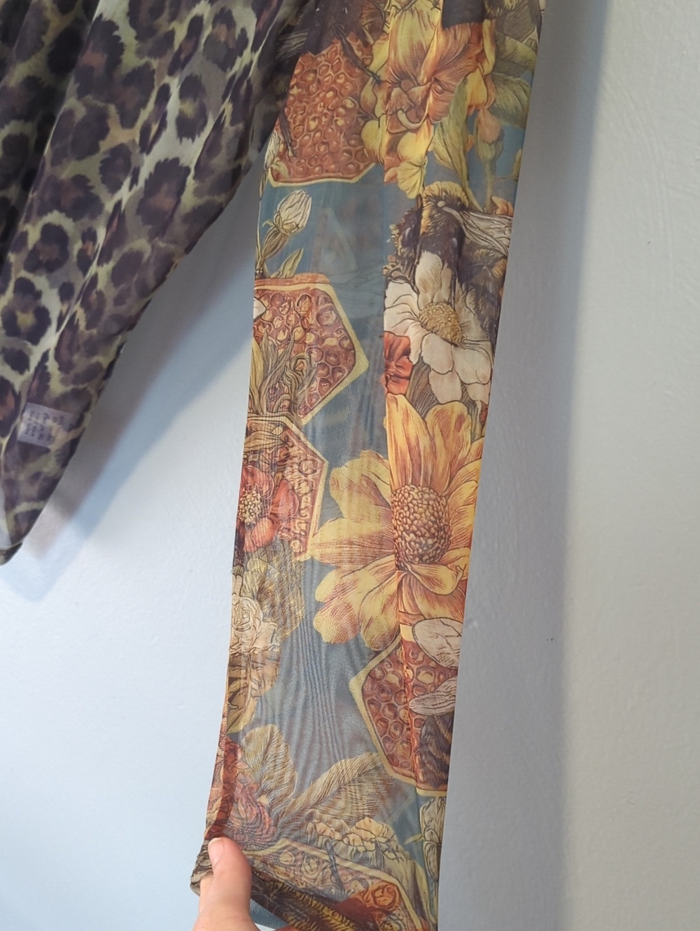 A Rare Bird Mesh See Through Leopard Print Sunflower Bumble Bee Layering L/XL - Picture 6 of 7